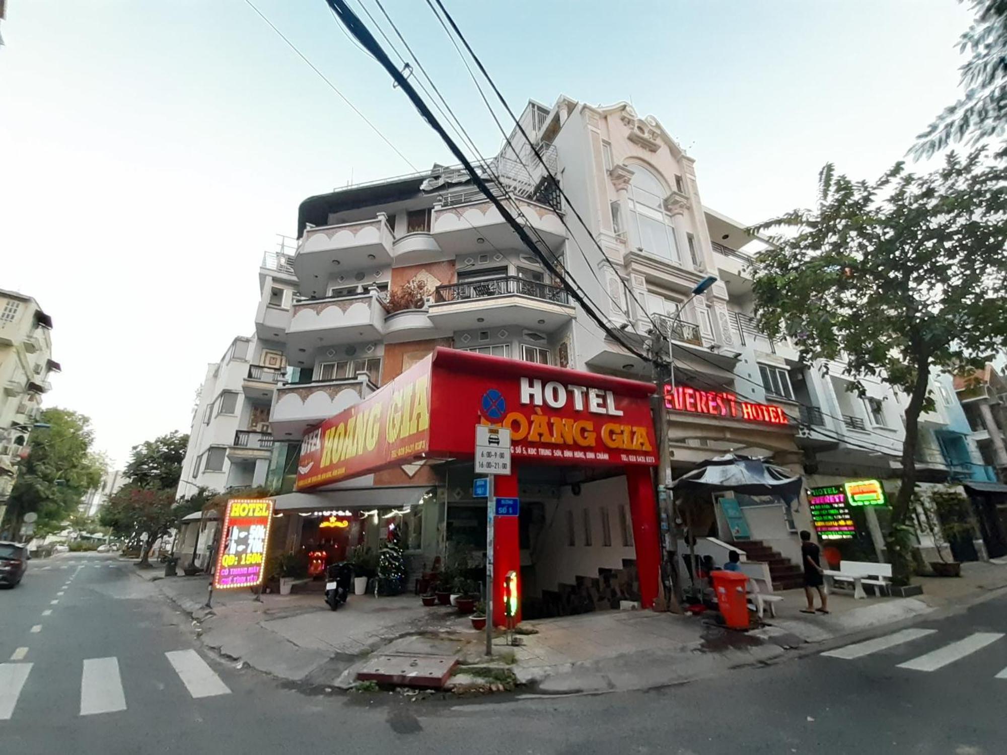 Khách sạn Oyo 1226 Hoang Gia